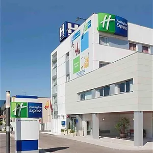 3* מלון Express By Ihg
